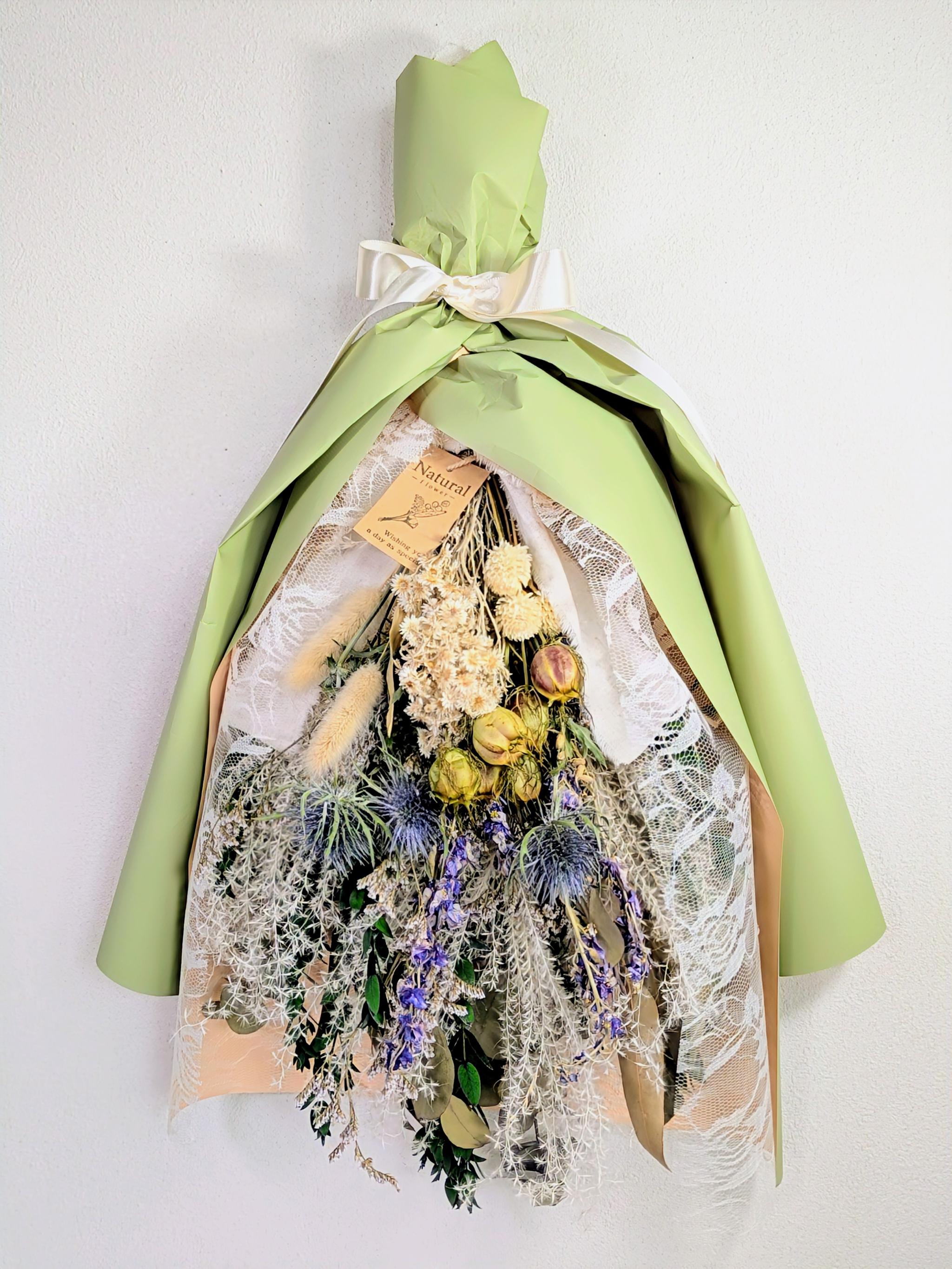 【大きめ】エリンジュウムとニゲラのドライフラワーナチュラルスワッグ